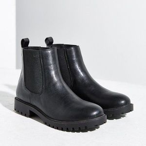 Urban Outfitters Chelsea Boots